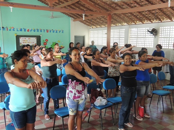 Mulheres contempladas com moradias populares participam de palestra - Imagem 5