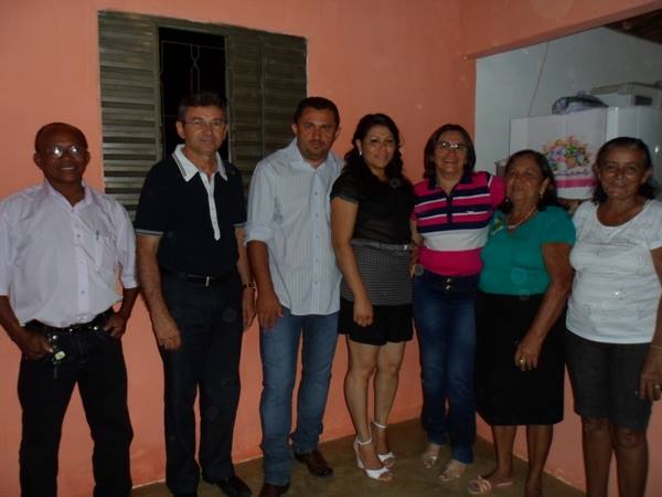 Bancaria Vanessa Reis visita comunidades em Lagoa do Sitio