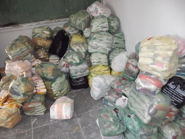 Secretaria Municipal de Assistência Social prepara cestas básicas para famílias oeirenses