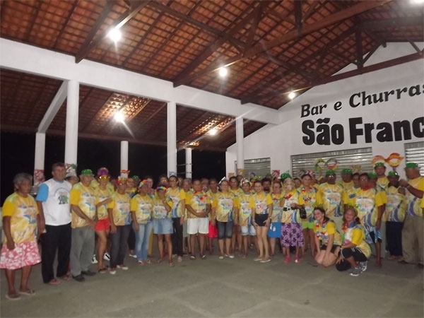 FOTOS: Prefeitura de Caxingó realiza carnaval da terceira idade - Imagem 1