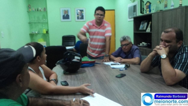 Prefeito se reúne para discutir o corso 2014 em Valença - Imagem 3