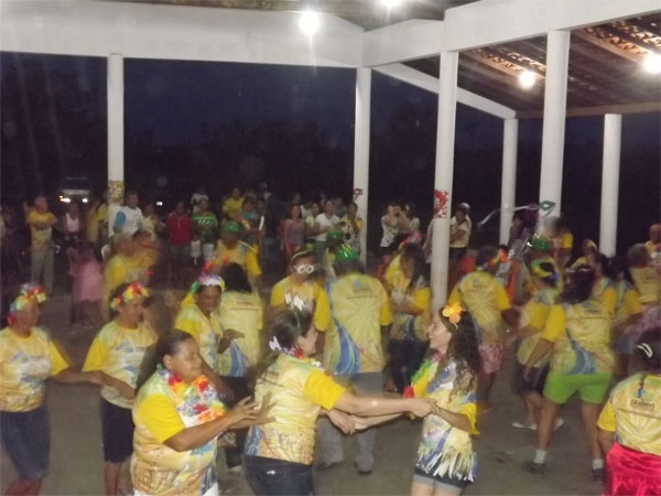 FOTOS: Prefeitura de Caxingó realiza carnaval da terceira idade - Imagem 13