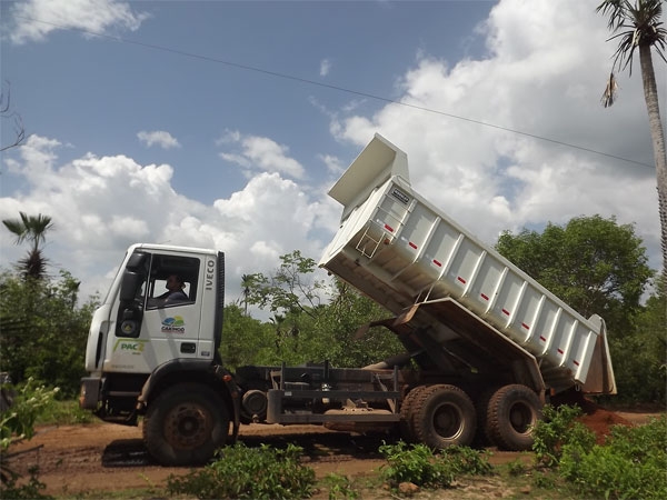 Prefeitura de Caxingó investe na melhoria de estradas vicinais - Imagem 3