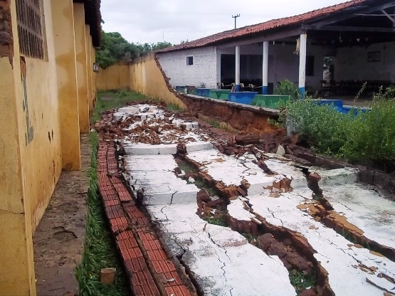Em Agricolândia forte chuva derruba muro de Escola - Imagem 1