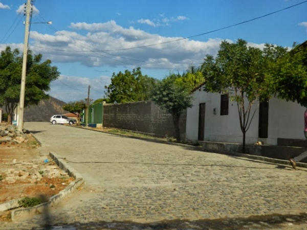 Com recursos de R$ 167 mil, prefeitura pavimenta ruas do bairro Ribeirão - Imagem 1