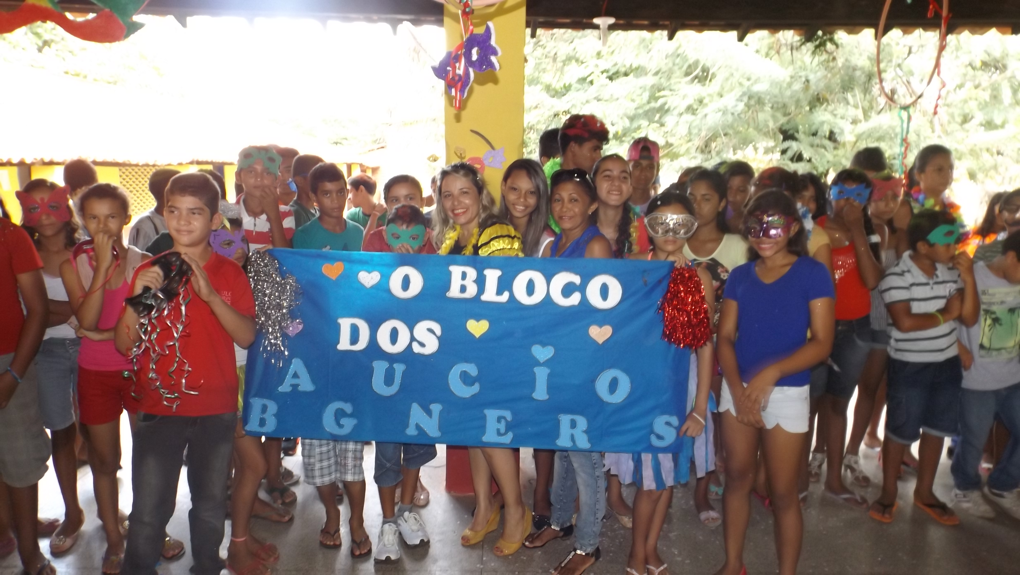 Escolas de Nossa Senhora de Nazaré promovem festa para comemorar o carnaval