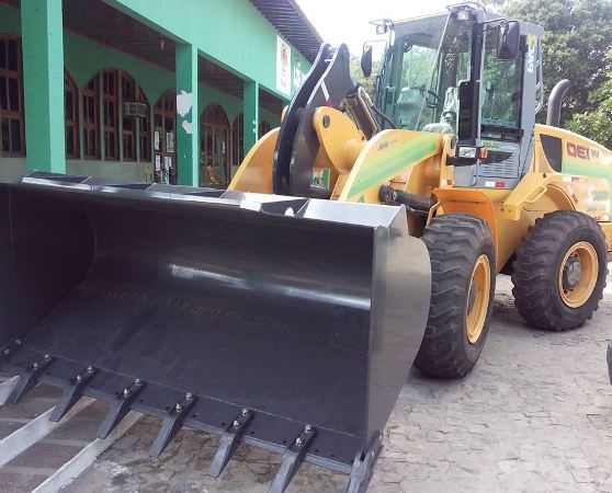 Valença é contemplada com uma pá carregadeira - Imagem 1