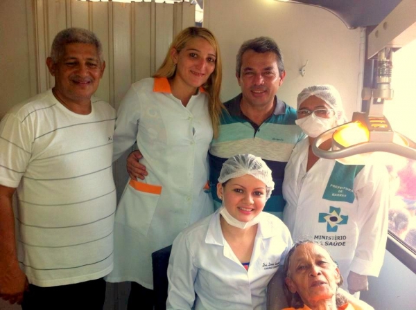 Prefeito Edílson Capote acompanha ônibus do Projeto Prefeitura na Comunidade - Imagem 12