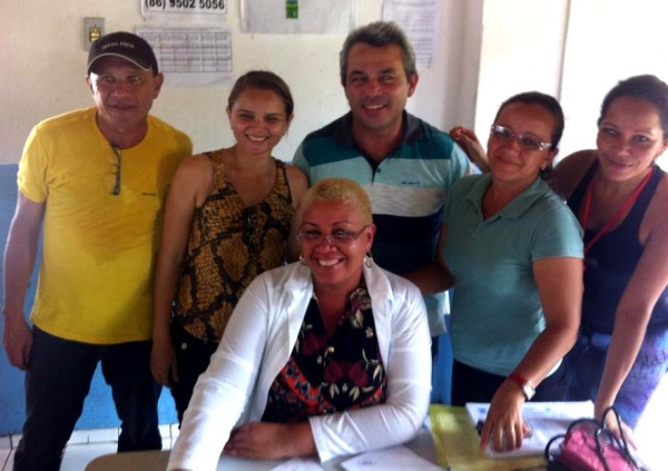 Prefeito Edílson Capote acompanha ônibus do Projeto Prefeitura na Comunidade - Imagem 9