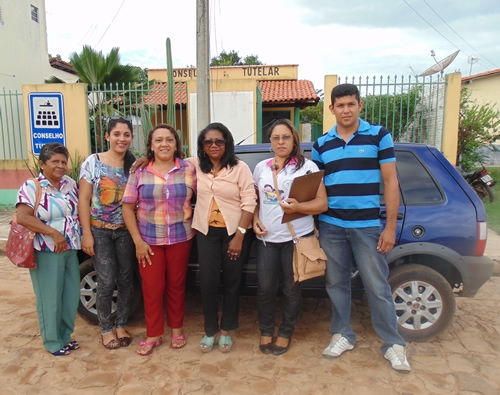 Prefeito de Porto faz entrega de carro ao Conselho Tutelar - Imagem 1