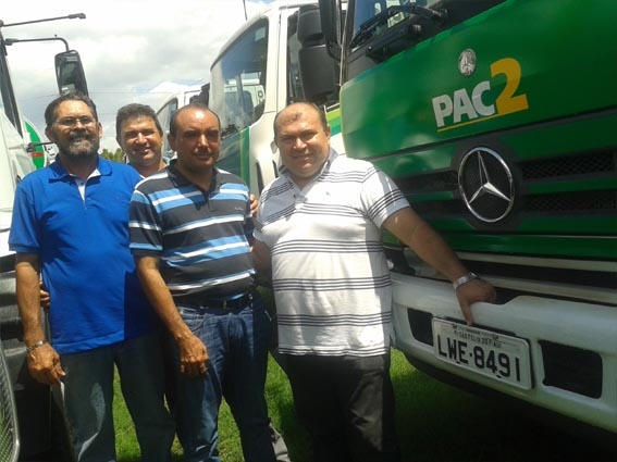 Máquinas do PAC 2 são entregues a 133 municípios piauienses na APPM - Imagem 8