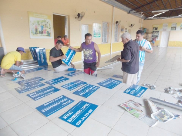 Novas placas com nomes de ruas serão colocadas na cidade. - Imagem 6