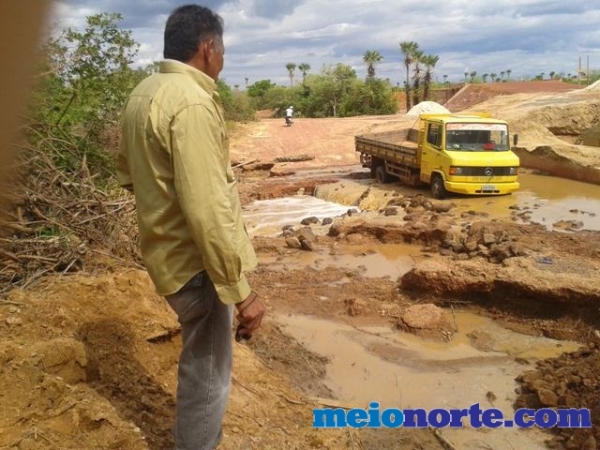 Obra inacabada deixa população revoltada e avisando: Vamos interditar a BR 222. - Imagem 6