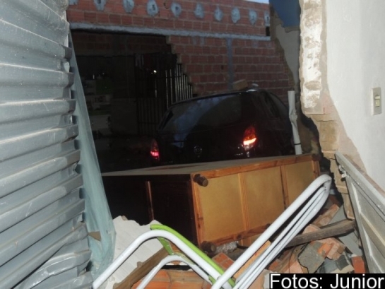 Caixa d´água desaba na cidade de Água Branca - Imagem 17