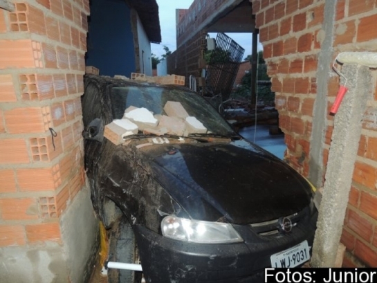 Caixa d´água desaba na cidade de Água Branca - Imagem 9