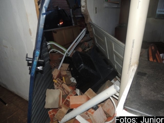 Caixa d´água desaba na cidade de Água Branca - Imagem 10