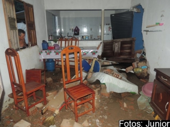 Caixa d´água desaba na cidade de Água Branca - Imagem 13