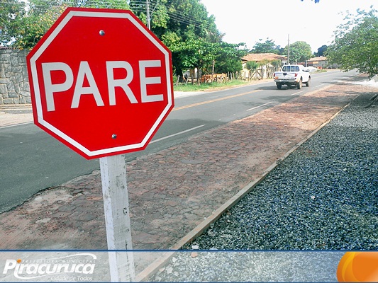 Prefeitura de Piracuruca inicia a sinalização de ruas e avenidas da cidade