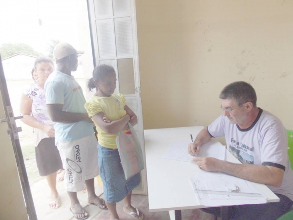 Prefeitura distribui sementes selecionadas para agricultores. - Imagem 13