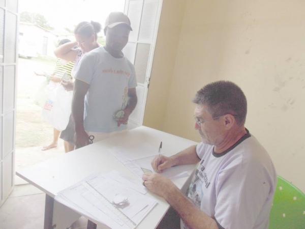 Prefeitura distribui sementes selecionadas para agricultores. - Imagem 8