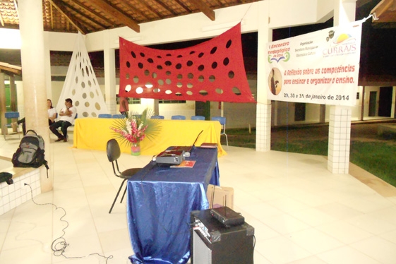 1º Encontro Pedagógico 2014 em Currais Tema A Reflexão Sobre as Competência para Ensinar  e organizar    - Imagem 15