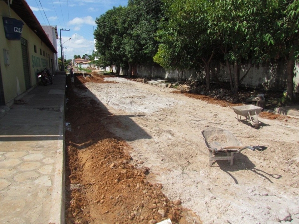 Obras de recuperação da rua Leonidas Melo e construção dos Ginásios Poliesportivos continuam a todo vapor. - Imagem 1