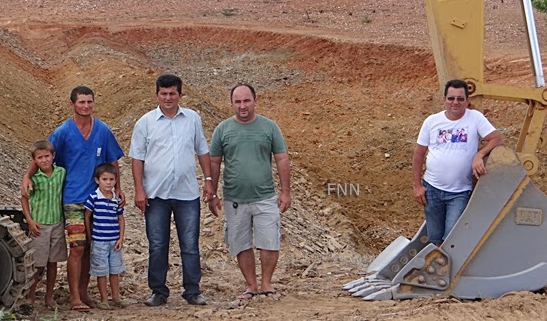 Prefeito Molão visita a construção de mais uma barragem no interior do município - Imagem 1