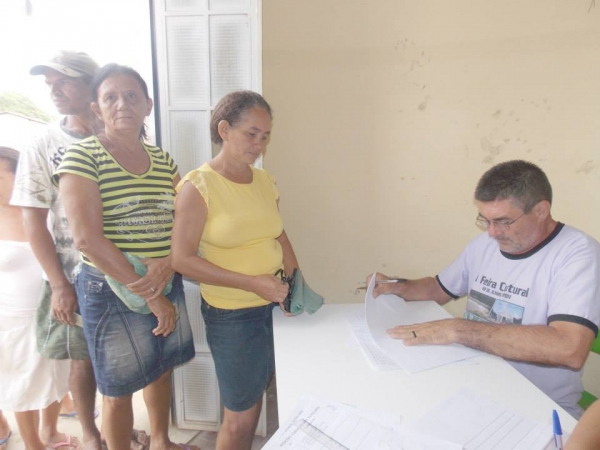 Prefeitura distribui sementes selecionadas para agricultores. - Imagem 14