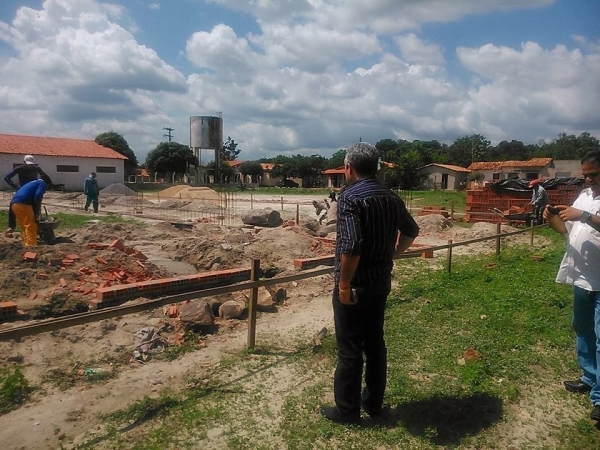 Obras de recuperação da rua Leonidas Melo e construção dos Ginásios Poliesportivos continuam a todo vapor. - Imagem 9