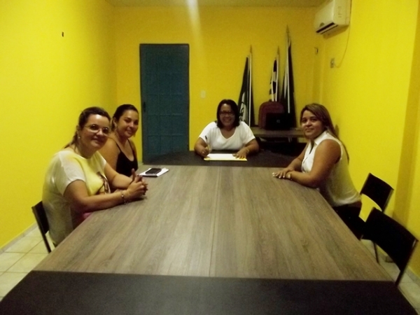 Prefeita discute metas para 2014 com assessores e secretários em Canavieira  - Imagem 4