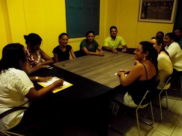 Prefeita discute metas para 2014 com assessores e secretários em Canavieira  - Imagem 2