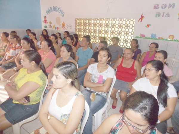 Primeira reunião do ano letivo 2014 do Educandário Pré-Vida. - Imagem 6