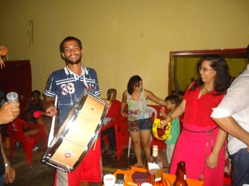 Seresta da Charlene faz alegria da galera em Miguel Leão