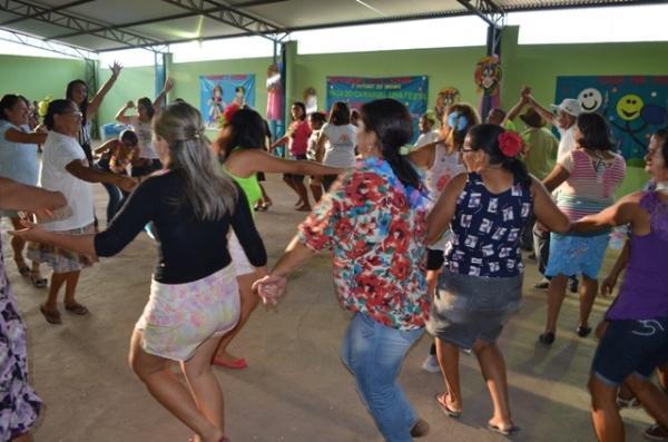 Vera Mendes: Carnaval do idoso é comemorado com muita alegria. - Imagem 22