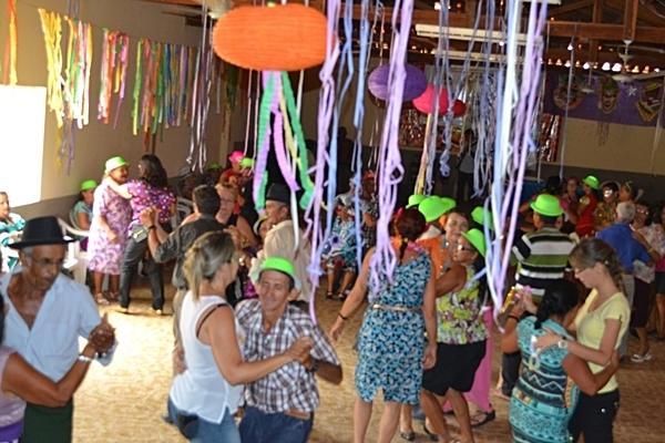 Carnaval da Melhor Idade foi só animação e alegria - Imagem 4