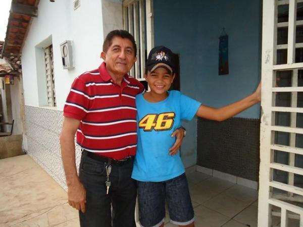 Prefeito Dr.Zé Maria faz entrega de Cadeiras de Rodas  - Imagem 5