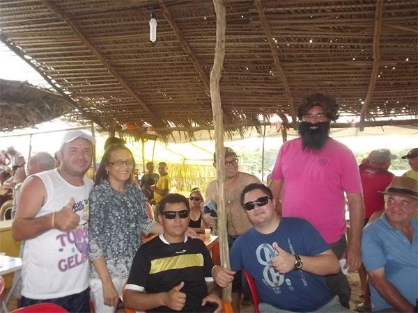 FOTOS: Primeiro dia de carnaval em Caxingó atrai centenas de foliões no Espraiado - Imagem 1