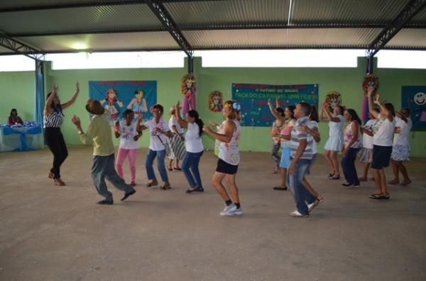 Vera Mendes: Carnaval do idoso é comemorado com muita alegria. - Imagem 24