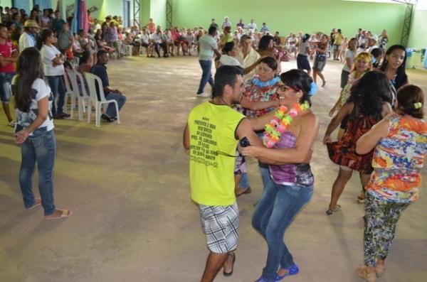 Vera Mendes: Carnaval do idoso é comemorado com muita alegria. - Imagem 18