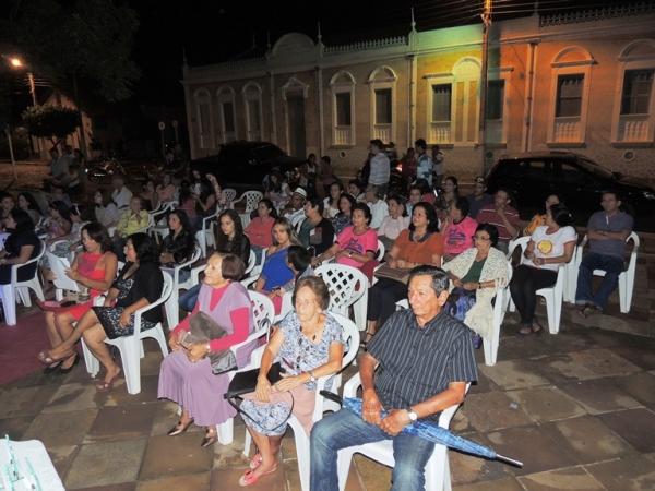 Sarau marca noite de homenagens às mulheres - Imagem 1
