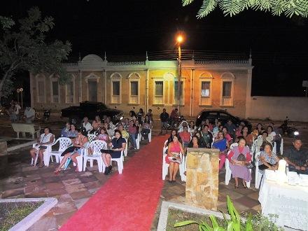 Sarau marca noite de homenagens às mulheres