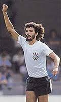 O jogador Sócrates da Seleção Brasileira e do Corínthians já morou em Teresina. - Imagem 1