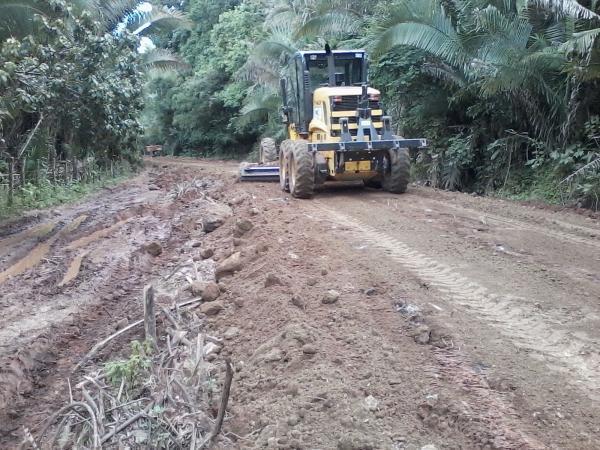 Secretaria de Obra recupera trecho danificado pelas as chuvas no povoado Ferreira município de São Pedro do Piauí  - Imagem 5