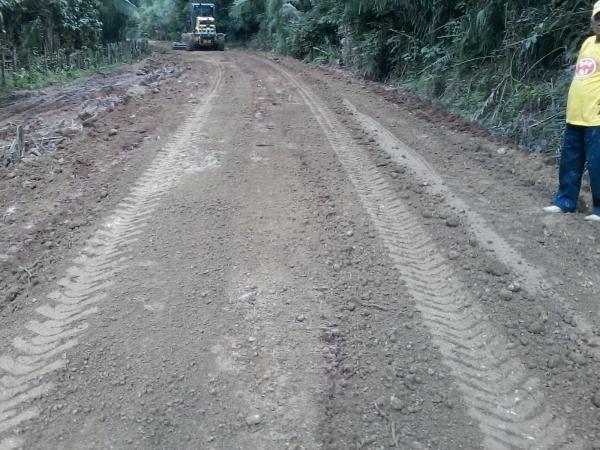Secretaria de Obra recupera trecho danificado pelas as chuvas no povoado Ferreira município de São Pedro do Piauí  - Imagem 6