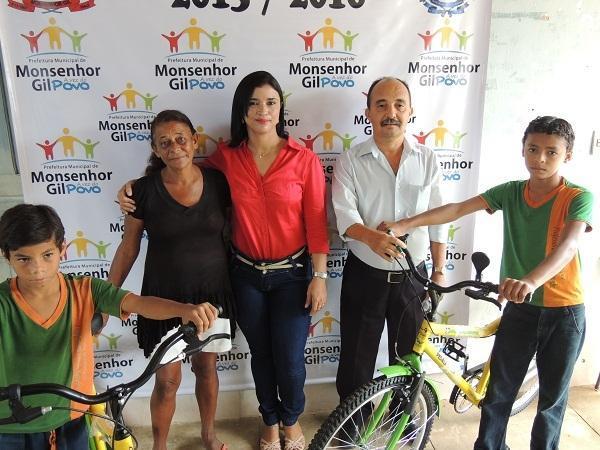               Bicicletas facilitaram o acesso escolar a estudantes da rede municipal - Imagem 4