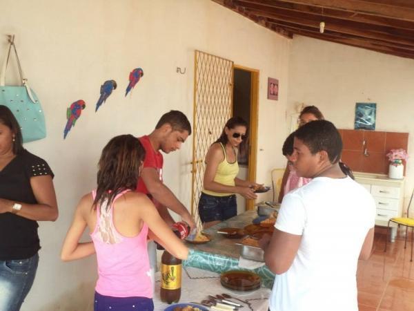 CRAS promove dia de lazer para os adolescentes do Pro - jovem no Sítio Guimarães - Imagem 8