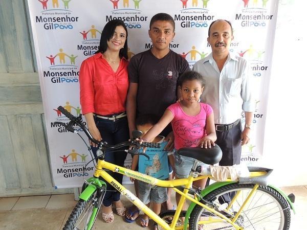               Bicicletas facilitaram o acesso escolar a estudantes da rede municipal - Imagem 5