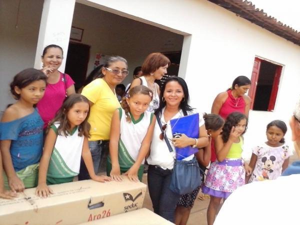 Secretaria de Educação entrega bicicletas aos alunos de localidades - Imagem 25