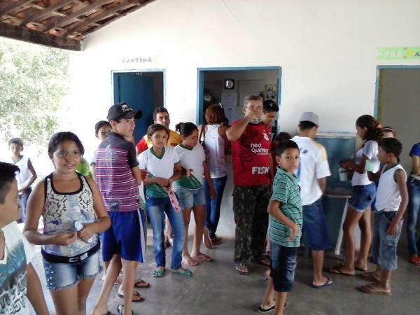 Secretaria de Educação entrega bicicletas aos alunos de localidades - Imagem 20