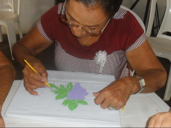 Idosos de Santo Inácio participaram de oficina de Pintura  - Imagem 2